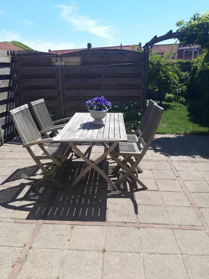 Vakantiewoning 100M Van Het Strand Met 1 Slaapkamer ヴェストカペレ エクステリア 写真